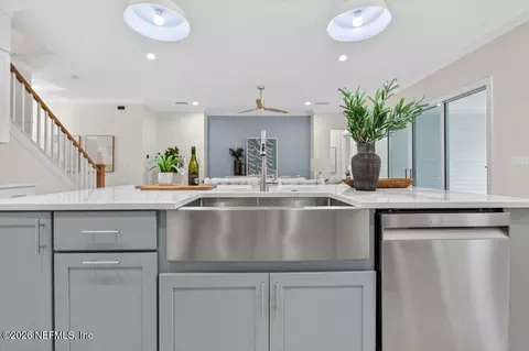 Kitchen - 91 Glenneyre Cir, Saint Augustine, FL 32092 photo 5 of 8