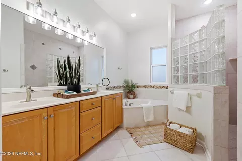 Bath - 500 Seagate Ln S, Saint Augustine, FL 32084 photo 8 of 8