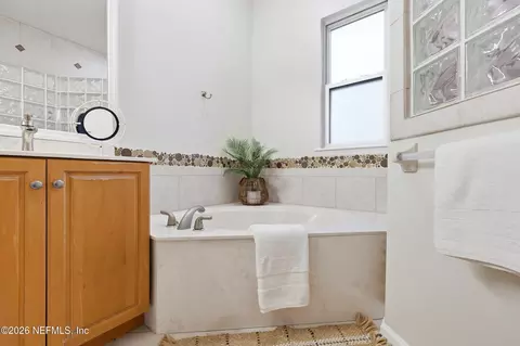 Bath - 500 Seagate Ln S, Saint Augustine, FL 32084 photo 6 of 8