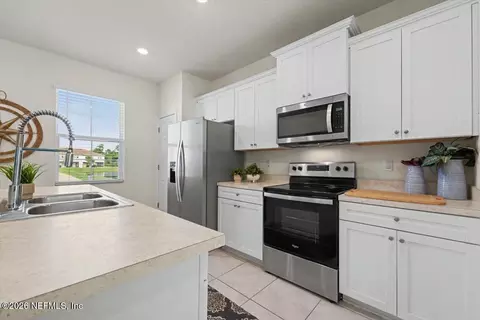 Kitchen - 79 Red House Cir, Saint Augustine, FL 32084 photo 2 of 3