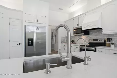 Kitchen - 411 Snapping Turtle Ct E, Atlantic Beach, FL 32233 photo 3 of 5