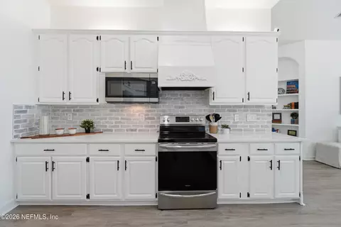 Kitchen - 411 Snapping Turtle Ct E, Atlantic Beach, FL 32233 photo 4 of 5