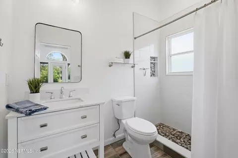 Bath - 411 Snapping Turtle Ct E, Atlantic Beach, FL 32233 photo 3 of 7
