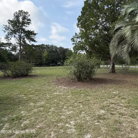 304 Dawn Ave, Interlachen, FL 32148 photo 17