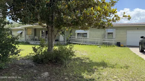 304 Dawn Ave, Interlachen, FL 32148 photo 6