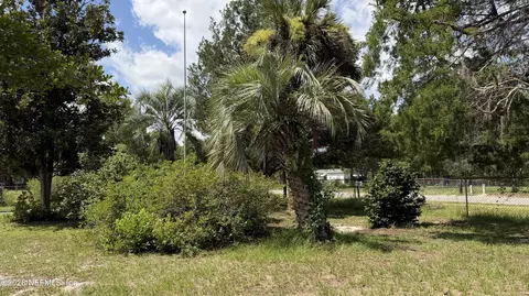 304 Dawn Ave, Interlachen, FL 32148 photo 11