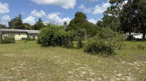 304 Dawn Ave, Interlachen, FL 32148 photo 8