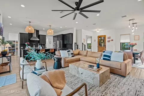 Living - 4221 Myrtle St, Saint Augustine, FL 32084 photo 1 of 2