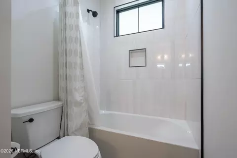 Bath - 4221 Myrtle St, Saint Augustine, FL 32084 photo 8 of 10