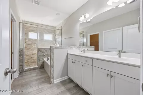 Bath - 95 Strobe Ct, Saint Augustine, FL 32095 photo 1 of 3