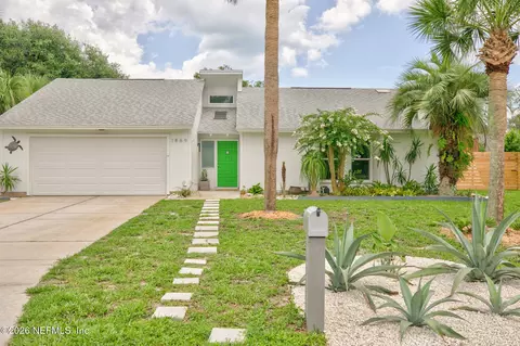 1869 Sea Oats Dr, Atlantic Beach, FL 32233