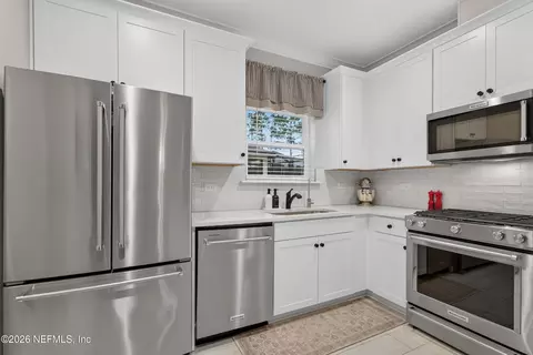 Kitchen - 368 Stargaze Ln, Saint Augustine, FL 32095 photo 4 of 6
