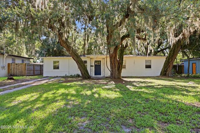 2151 Maple Leaf Dr E, Jacksonville, FL 32211