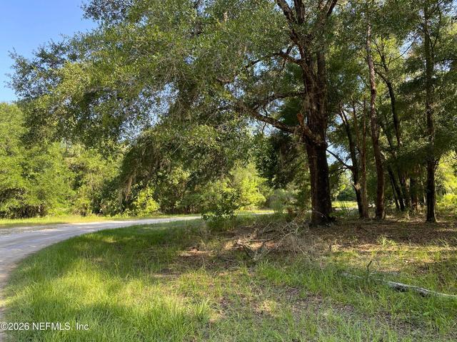 118 Strawberry St, Pomona Park, FL 32181