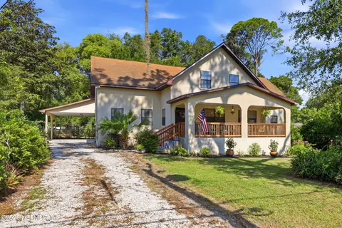 802 S 15th St, Palatka, FL 32177