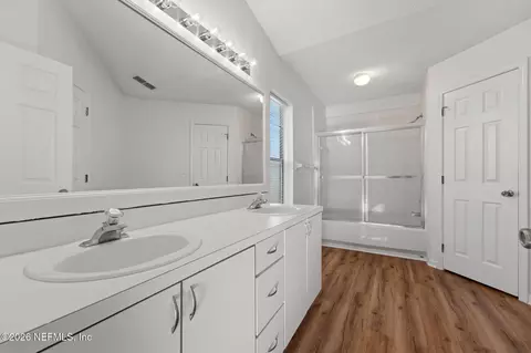 Bath - 4521 Longleaf Ct, Fleming Island, FL 32003 photo 1 of 2