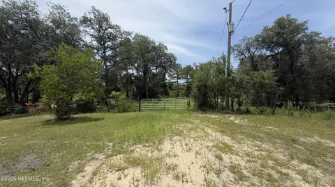 113 Spruce Ct, Interlachen, FL 32148 photo 4