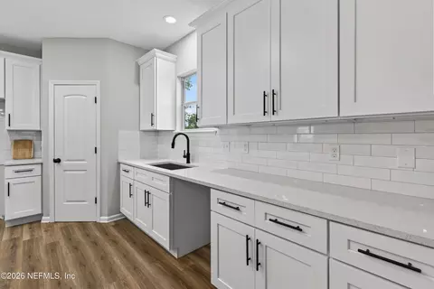 Kitchen - 100 Nonami Ct, Saint Augustine, FL 32092 photo 6 of 8