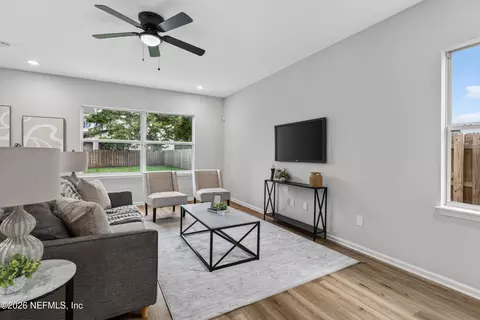 Living - 100 Nonami Ct, Saint Augustine, FL 32092 photo 2 of 8