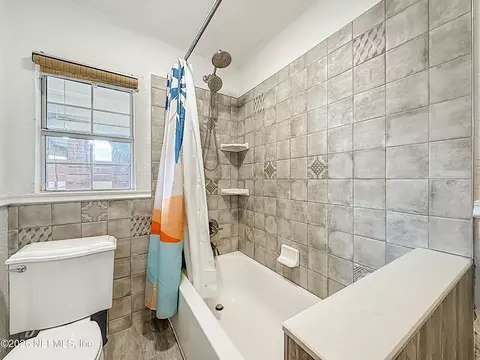 Bath - 18 Solano Ave, Saint Augustine, FL 32080 photo 3 of 4
