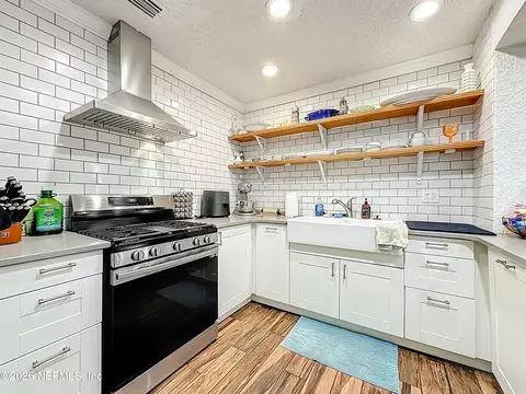 Kitchen - 18 Solano Ave, Saint Augustine, FL 32080 photo 5 of 9