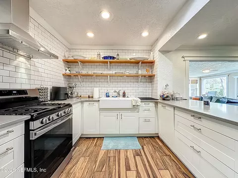 Kitchen - 18 Solano Ave, Saint Augustine, FL 32080 photo 1 of 9