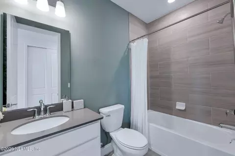 Bath - 75733 Lily Pond Ct, Yulee, FL 32097 photo 2 of 4