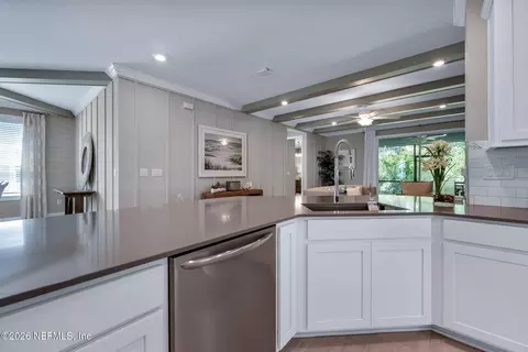 Kitchen - 75733 Lily Pond Ct, Yulee, FL 32097 photo 6 of 8
