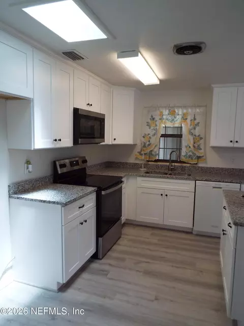 Kitchen - 1019 Hillock Dr E, Jacksonville, FL 32221 photo 1 of 3