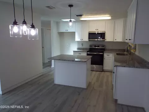 Kitchen - 1019 Hillock Dr E, Jacksonville, FL 32221 photo 3 of 3
