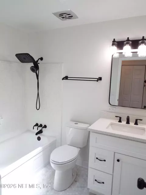 Bath - 1019 Hillock Dr E, Jacksonville, FL 32221 photo 1 of 4