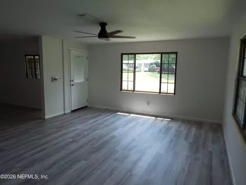 Living - 1019 Hillock Dr E, Jacksonville, FL 32221 photo 2 of 6