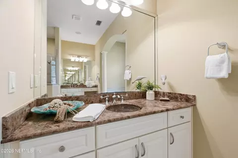 Bath - 560 Sebastian Sq, Saint Augustine, FL 32095 photo 5 of 9