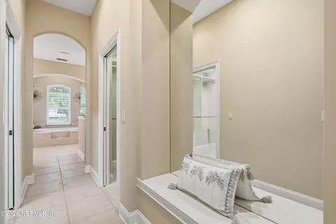 Entry Way - 560 Sebastian Sq, Saint Augustine, FL 32095 photo 2 of 3