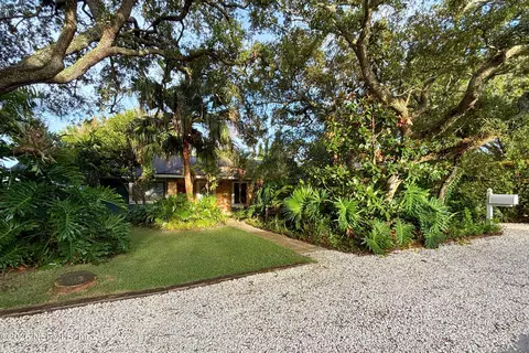 1207 14th St N, Jacksonville Beach, FL 32250