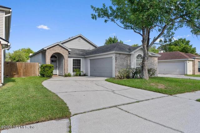 3823 Union Pacific Dr W, Jacksonville, FL 32246