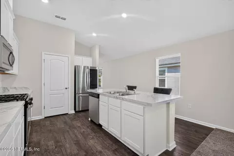 Entry Way - 97 Logrono Ct, Saint Augustine, FL 32084 photo 3 of 4