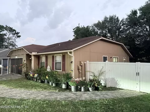 8005 Fleur De Lis Dr, Jacksonville, FL 32277