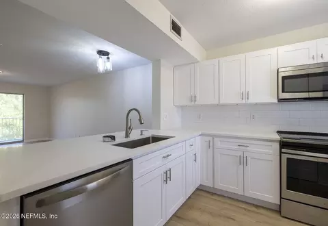 Kitchen - 210 16th St #G, Saint Augustine, FL 32080 photo 6 of 6
