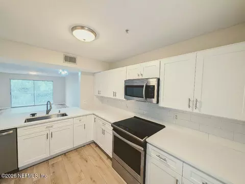 Kitchen - 210 16th St #G, Saint Augustine, FL 32080 photo 3 of 5