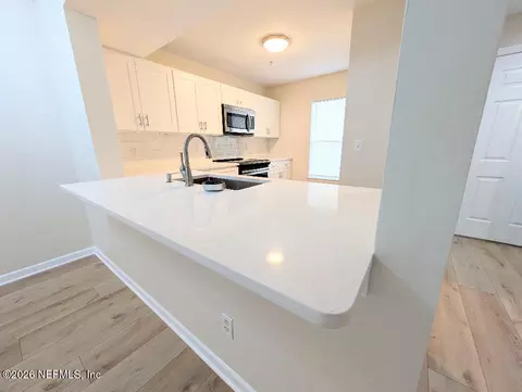 Kitchen - 210 16th St #G, Saint Augustine, FL 32080 photo 5 of 5