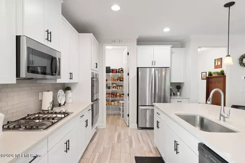 Kitchen - 289 Weathered Edge Dr, Saint Augustine, FL 32092 photo 6 of 6