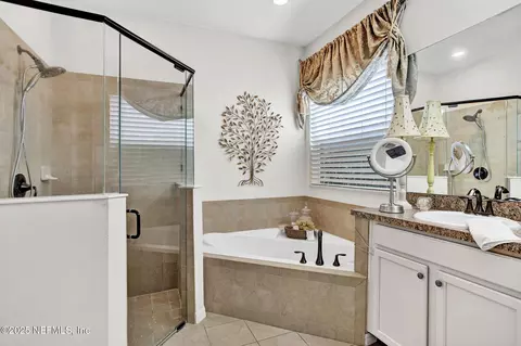 Bath - 877 Battersea Dr, Saint Augustine, FL 32095 photo 1 of 2