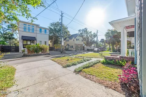 Exterior - 142 Washington St, Saint Augustine, FL 32084 photo 9 of 10
