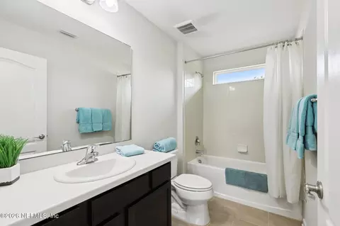 Bath - 86527 Rest Haven Ct, Yulee, FL 32097 photo 1 of 1