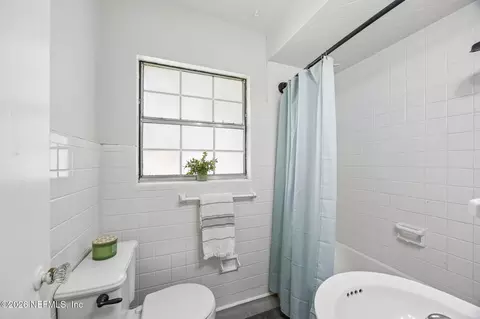 Bath - 2436 Ormsby Cir E, Jacksonville, FL 32210 photo 2 of 3