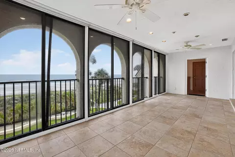 10 10th St #G42, Atlantic Beach, FL 32233