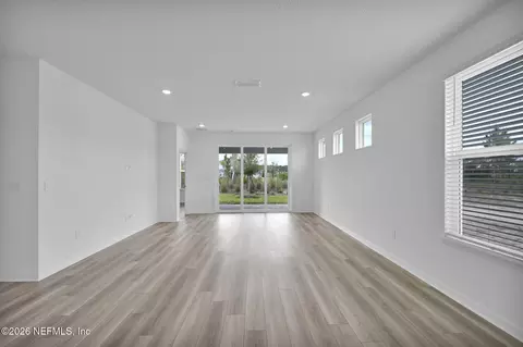 Living - 320 Ecliptic Loop, Yulee, FL 32097 photo 2 of 8