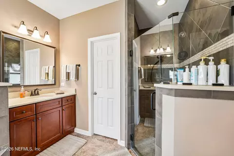 Bath - 96069 Breezeway Ct, Yulee, FL 32097 photo 2 of 4