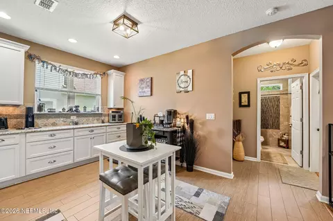 Kitchen - 96069 Breezeway Ct, Yulee, FL 32097 photo 6 of 6
